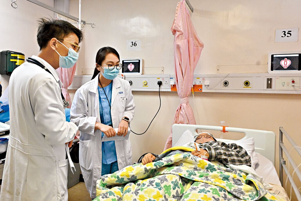「我要做醫生」，在經濟學眼中是一項重大的人生投資。(中通社)