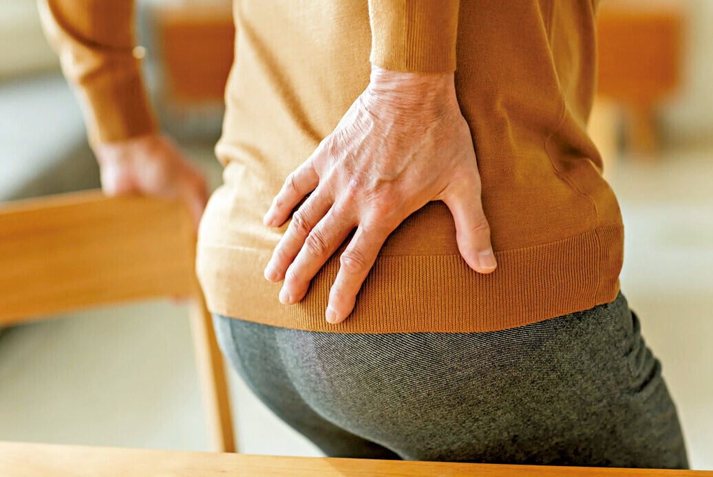 Health 3col solving the puzzle of one sided lower back and hip pain featured