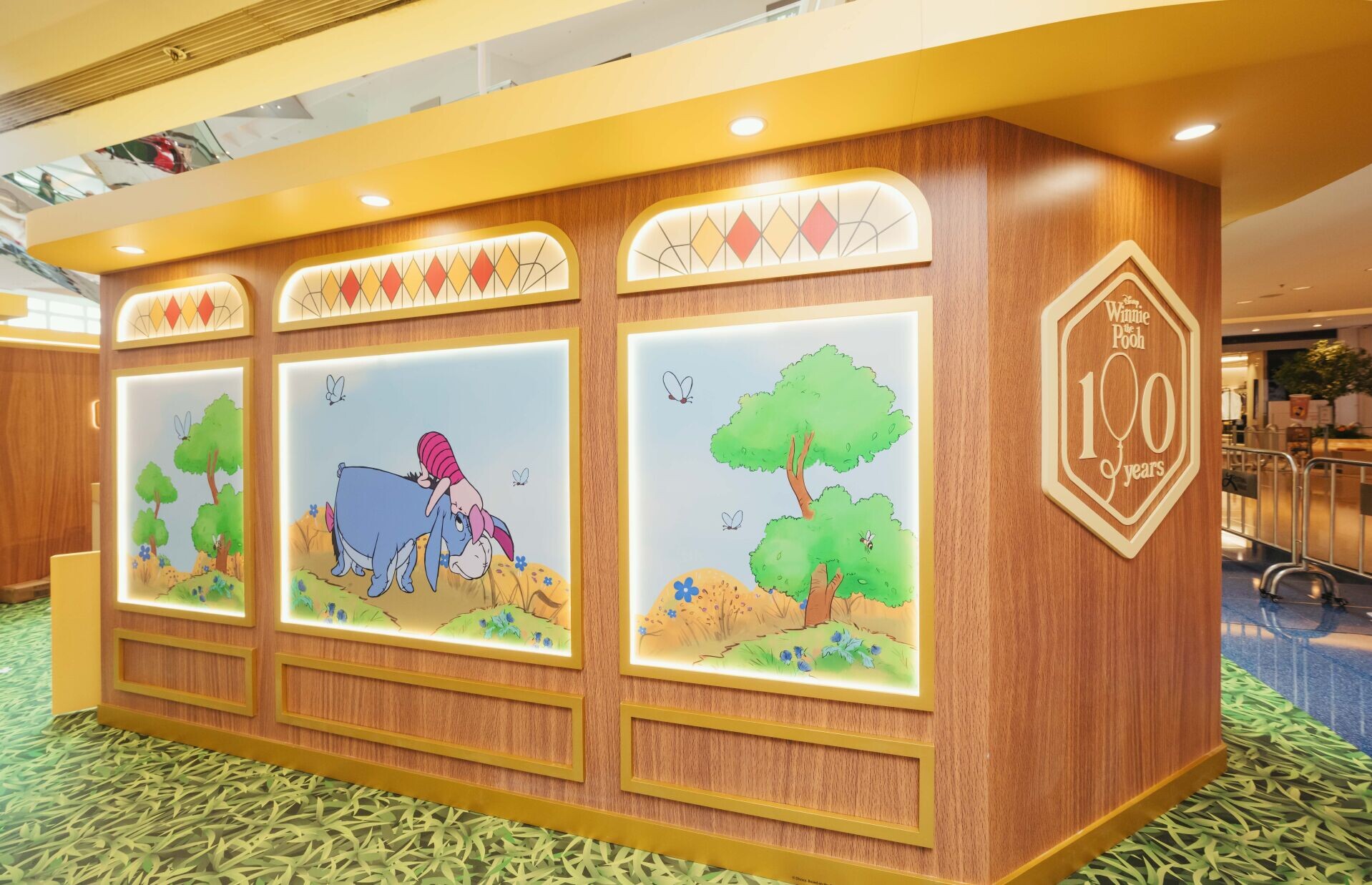 Winnie the Pooh Pop Up Store@FW 11