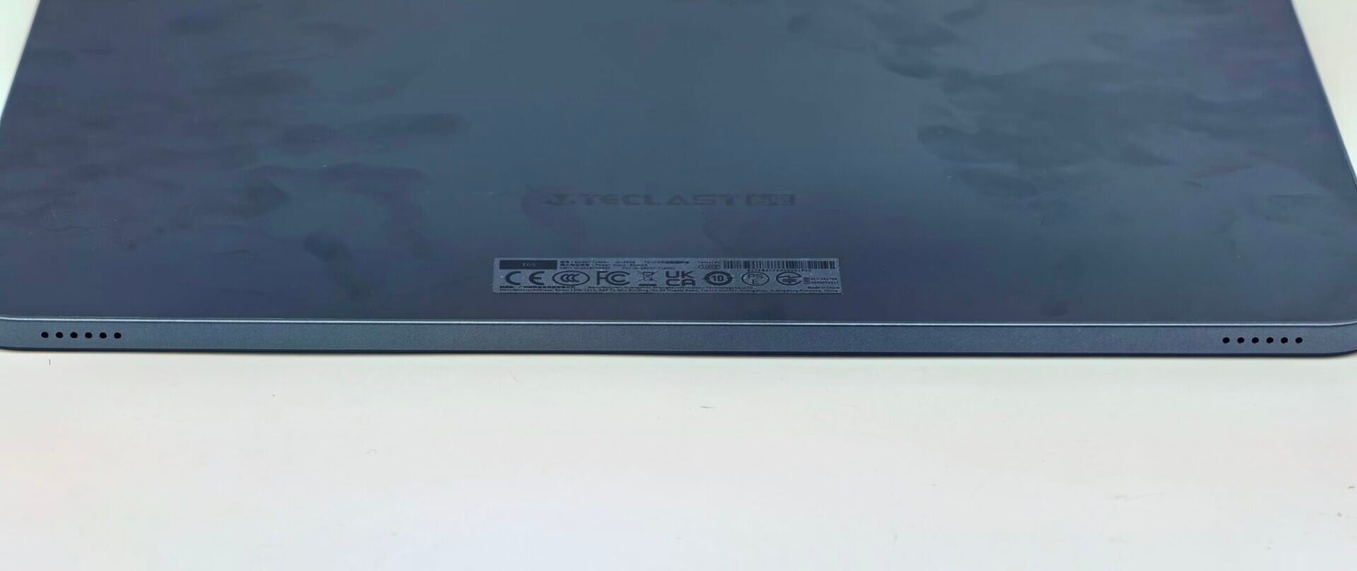 Teclast T65 平板電腦機身厚度為 8.5mm,配合 13.4 吋螢幕,便攜性尚可