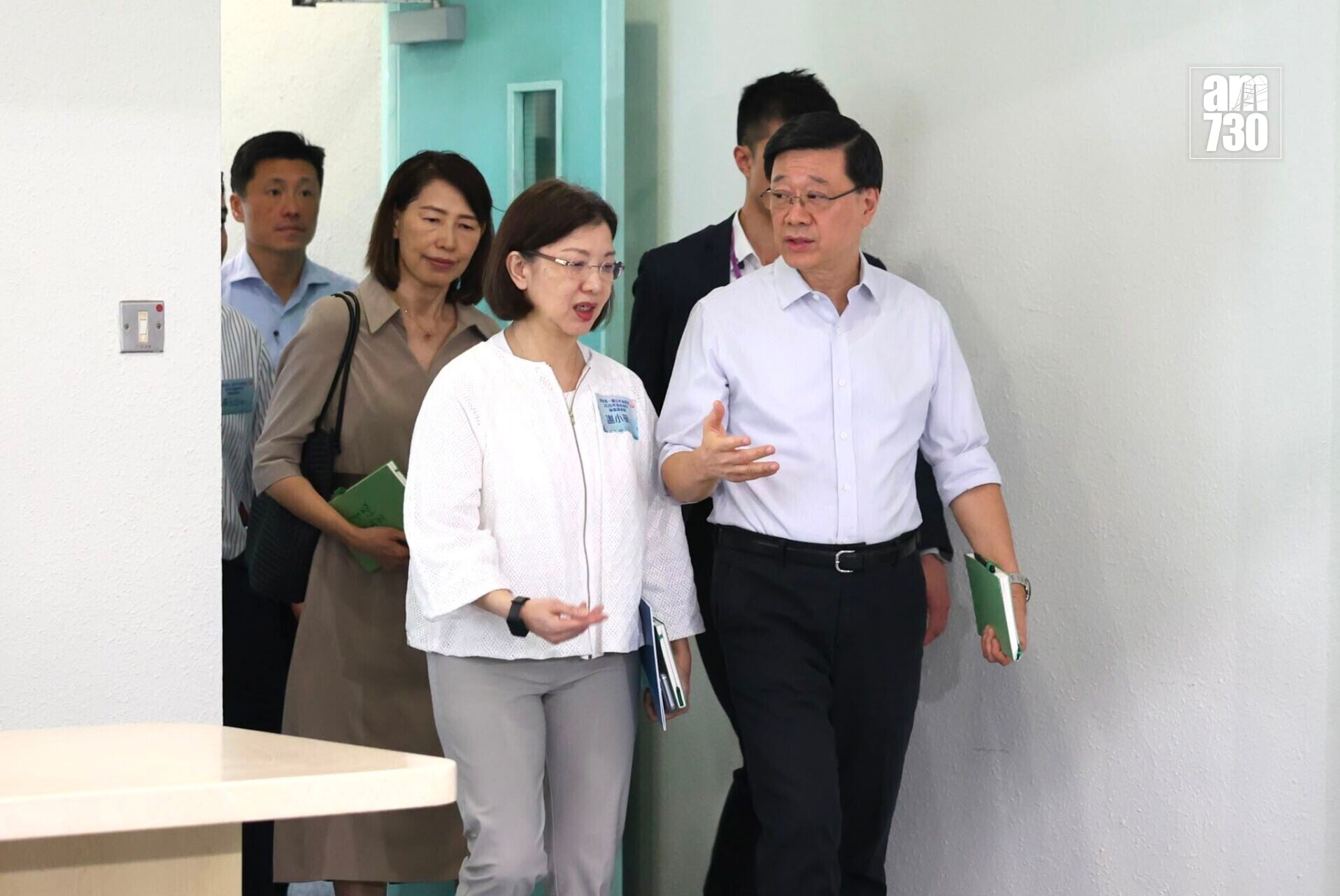 李家超出席地區諮詢會。(周令知攝)