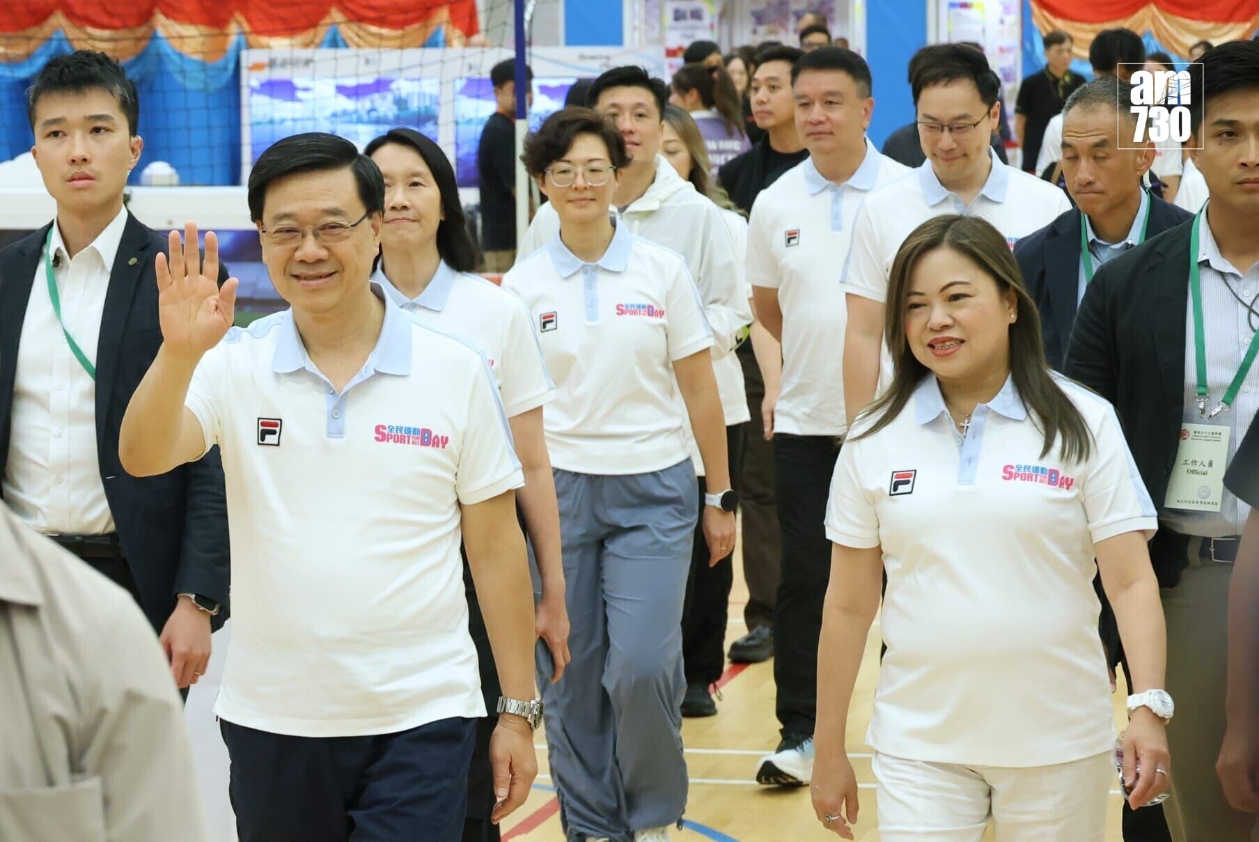 李家超與羅淑佩出席「全民運動日」。(林俊源攝)