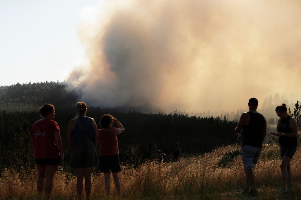 美國華盛頓州斯波坎(Spokane)周邊近期爆發山火。(AP)