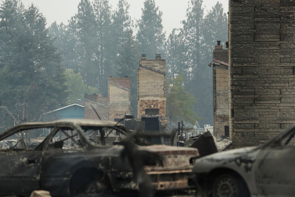 美國華盛頓州斯波坎(Spokane)周邊近期爆發山火。(AP)