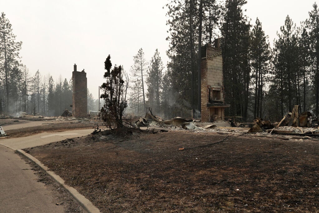 美國華盛頓州斯波坎(Spokane)周邊近期爆發山火。(AP)