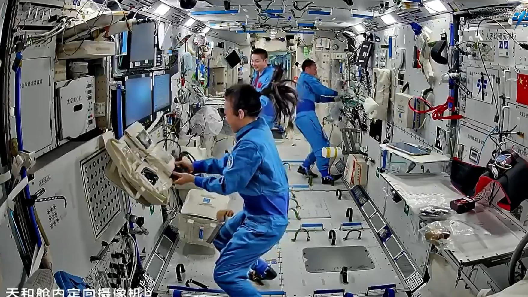 黎家盈在空間站工作的最新畫面。(互聯網)