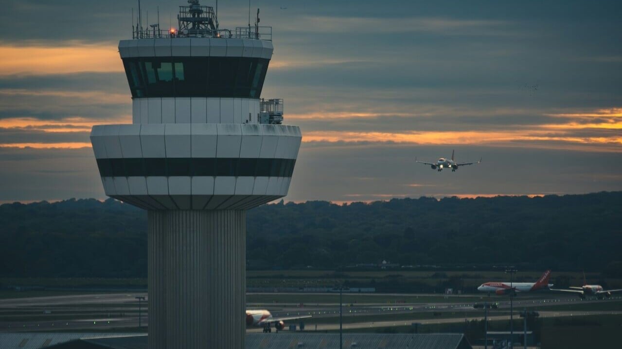 英國格域機場出現UFO？報告紀錄機師4月目擊碟狀物體（非涉事圖片）