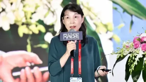 宗繼昌(Jacky Zong)、宗婕莉(Jessie Zong)、宗繼盛(Jerry Zong),三人聲稱自己為宗慶後子女,三人均為娃哈哈前高層杜建英所生