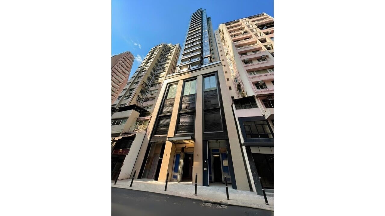 1. Exterior of Hollywood Residence