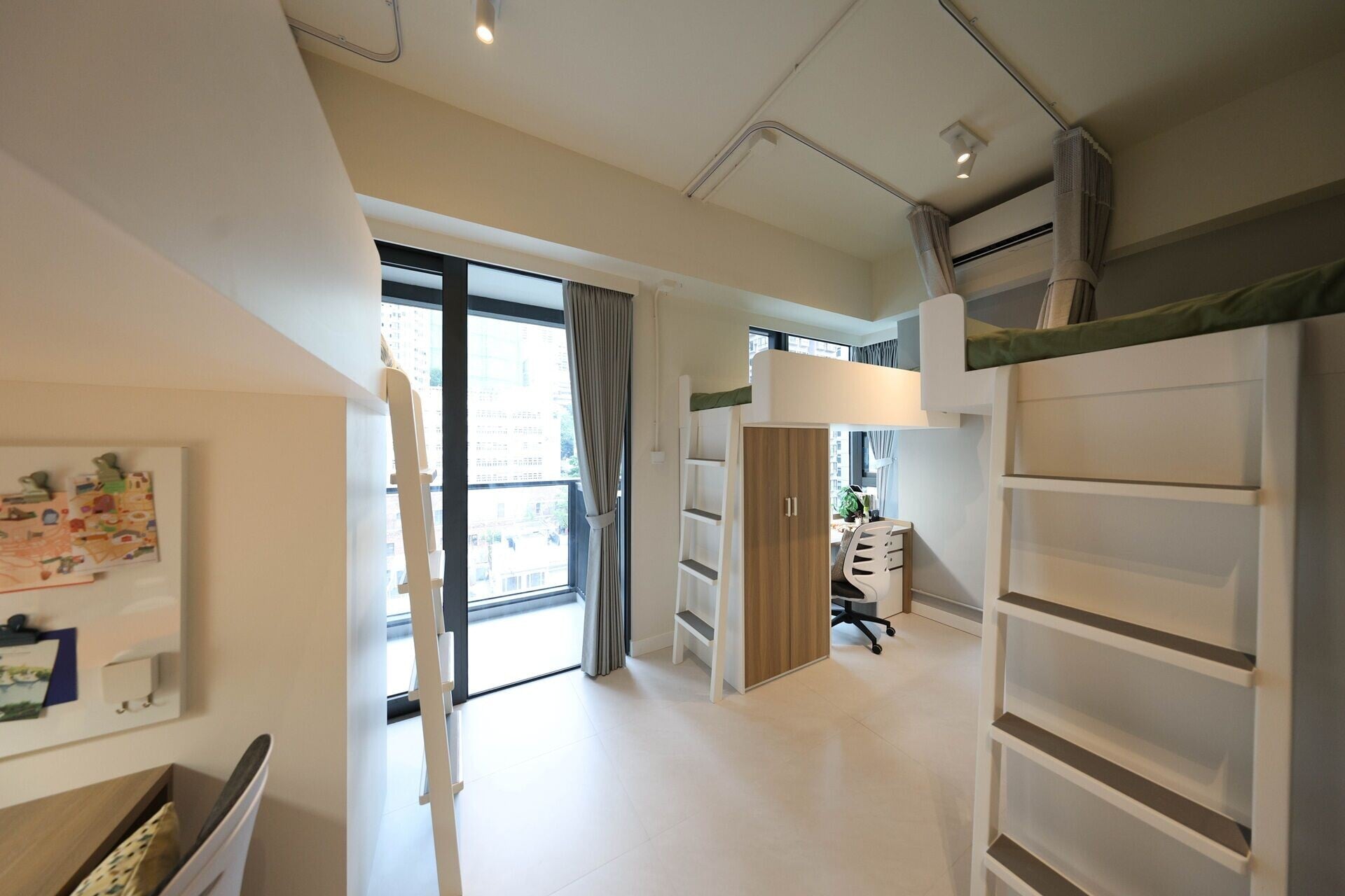 4. Hollywood Residence Interior 3