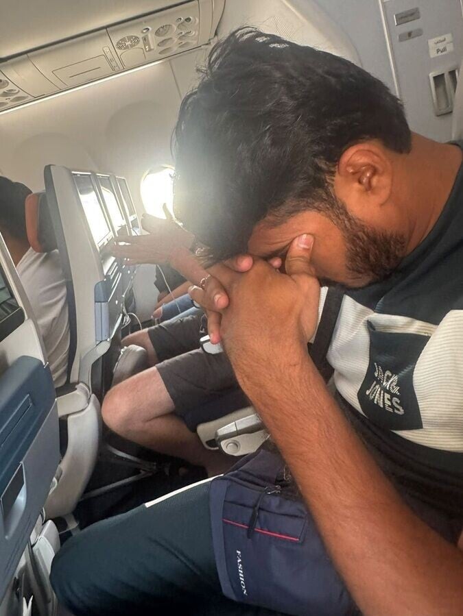 泰女搭飛機睡著感濕濕地 醒來褲子有白色液體痕跡
