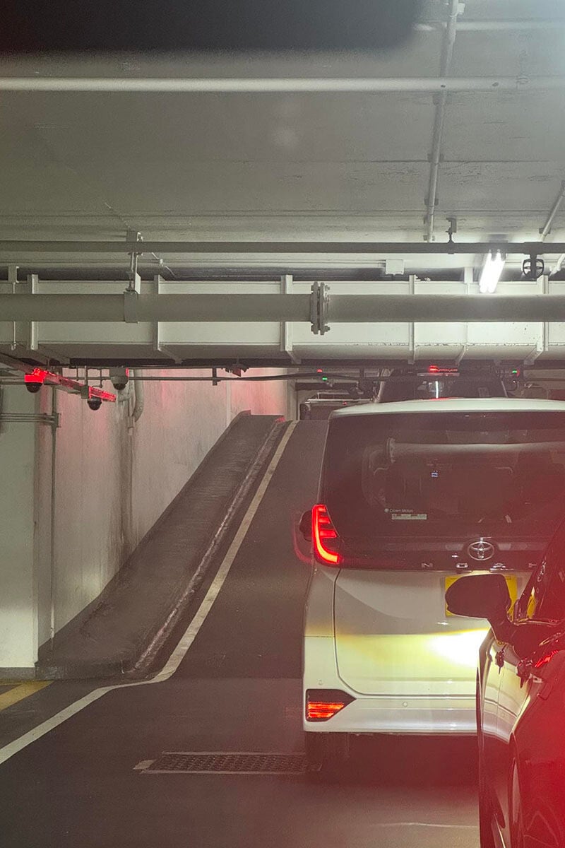 日前太古城停車場出口大擠塞,唔少車都最少排咗一個鐘頭先走到。(Threads用戶lokjessy圖片)