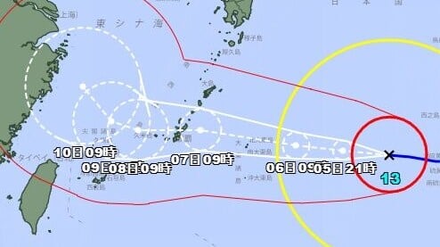 「白海豚」逼近日本沖繩，本港多班航班取消。(日本氣象廳截圖)