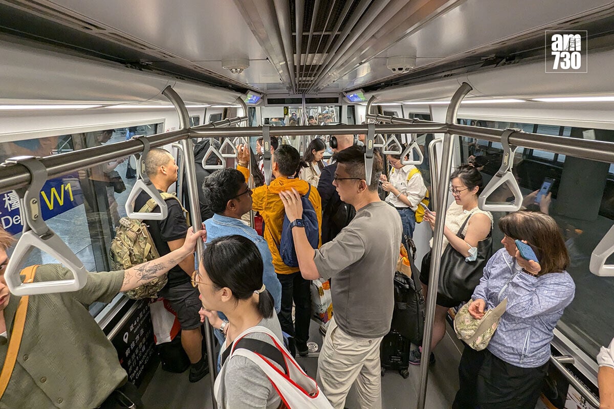 香港國際機場禁區設有旅客捷運系統(APM),連接客運大樓不同登機閘口。(資料圖片/羅庸軒攝)