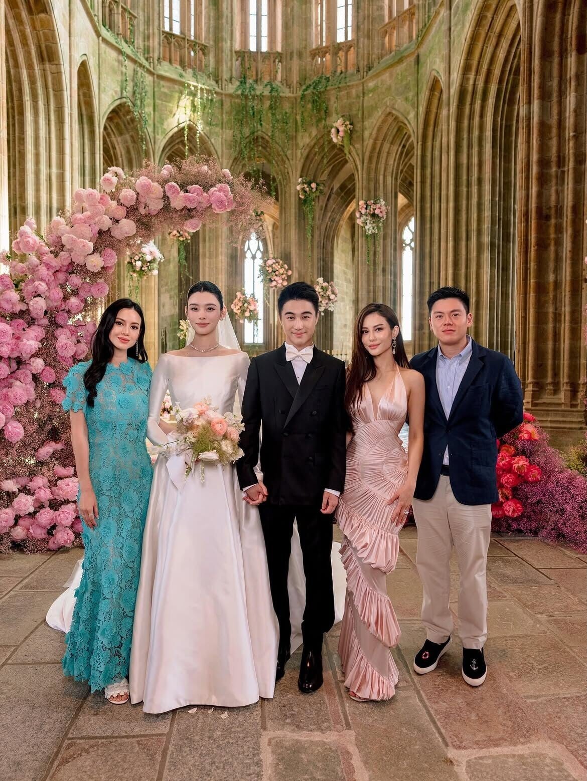 Congratulations to Ming & Mario… what a fairytale wedding. 🌸💐⛪️💍