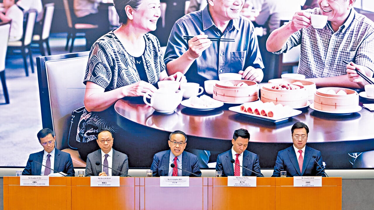 政府發行新一批銀色債券，保證息率4.25厘勝去年。(蘇文傑攝)