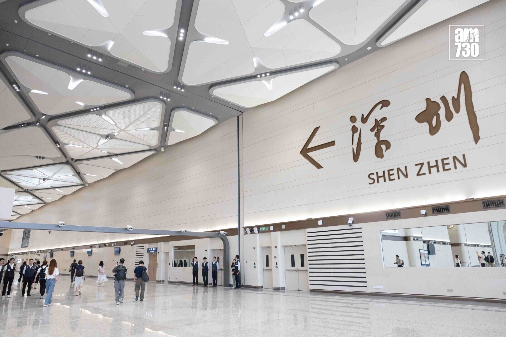 新皇崗口岸開通在即,政府將動員公務員進行演練(資料圖片)