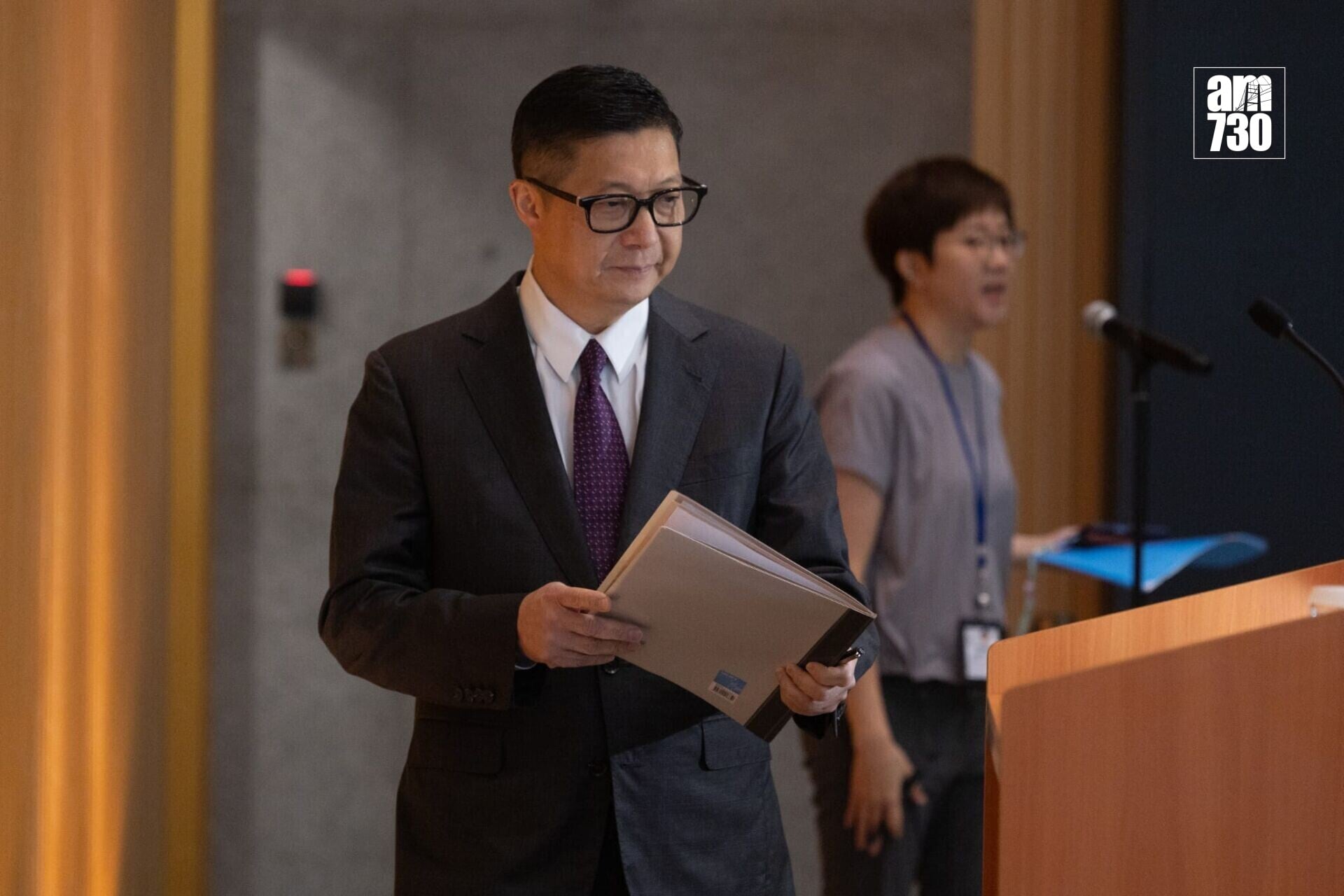 鄧炳強表示,性罪行修例諮詢期內收到6000意見書,逾九成表示支持。(蘇文傑攝)