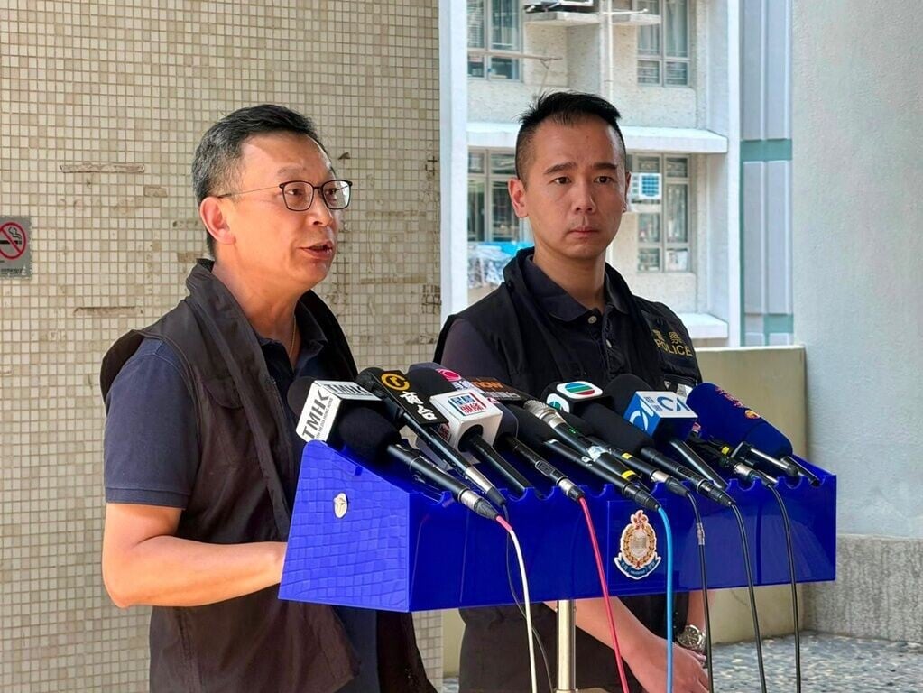 案件被列為「企圖謀殺」及「 自殺 」調查。