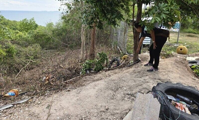 當地警方相信電單車在下坡時疑失控衝出彎道墜落懸崖。(X)