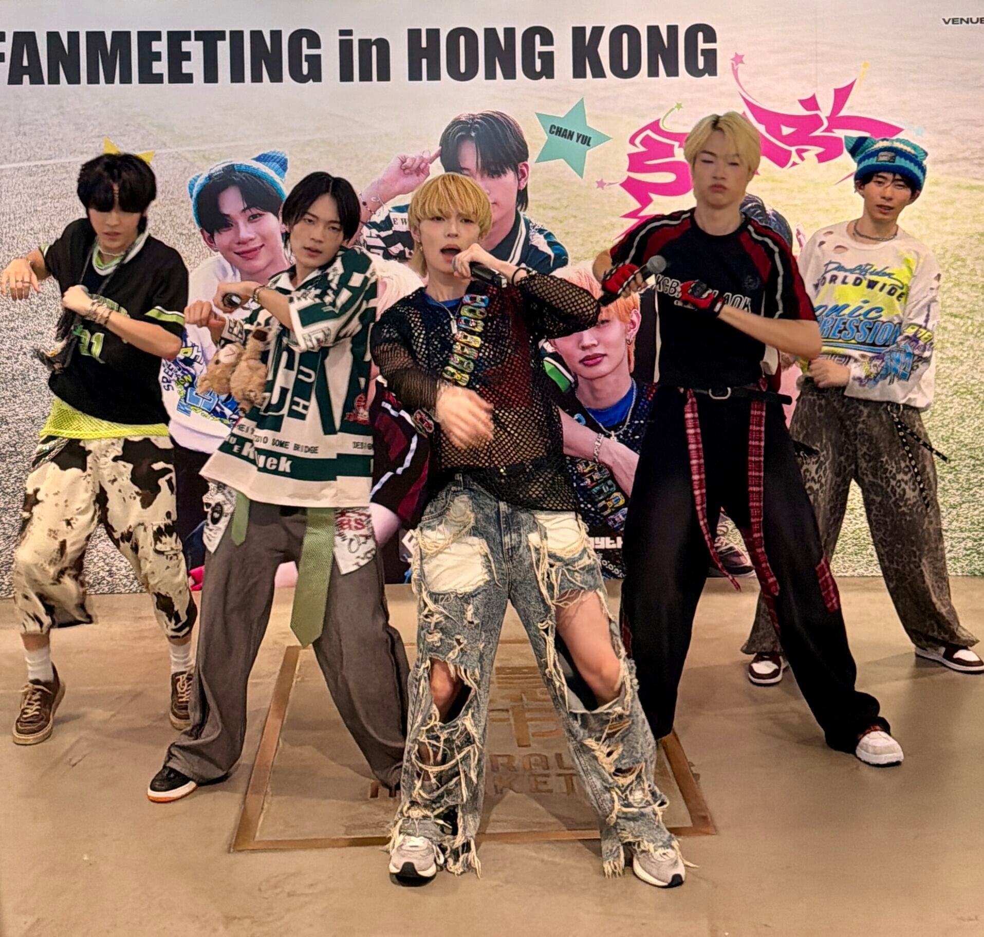 1.左起 振源Jin Won、攢燏Chan Yul、玲Rei、周玹Ju Hyun、永浩Yeong Ho、