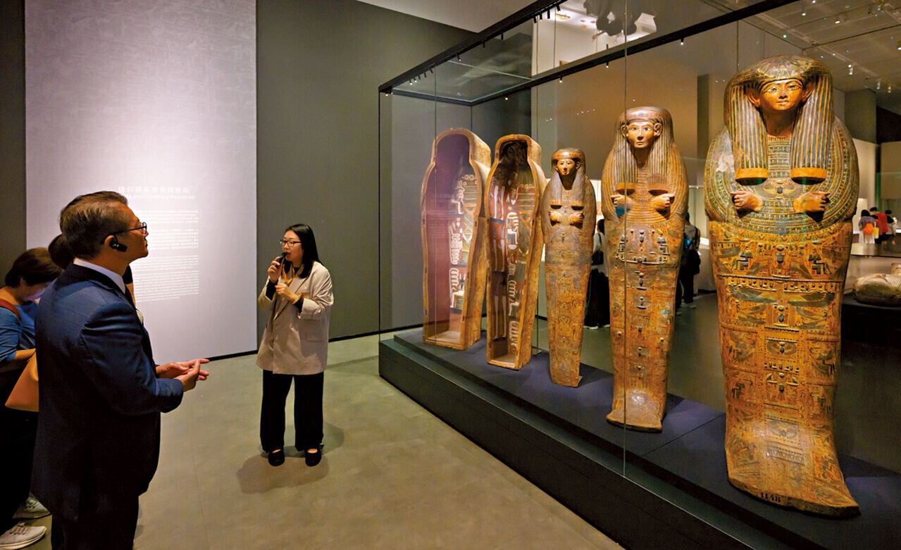 陳茂波參觀「古埃及文明大展」。