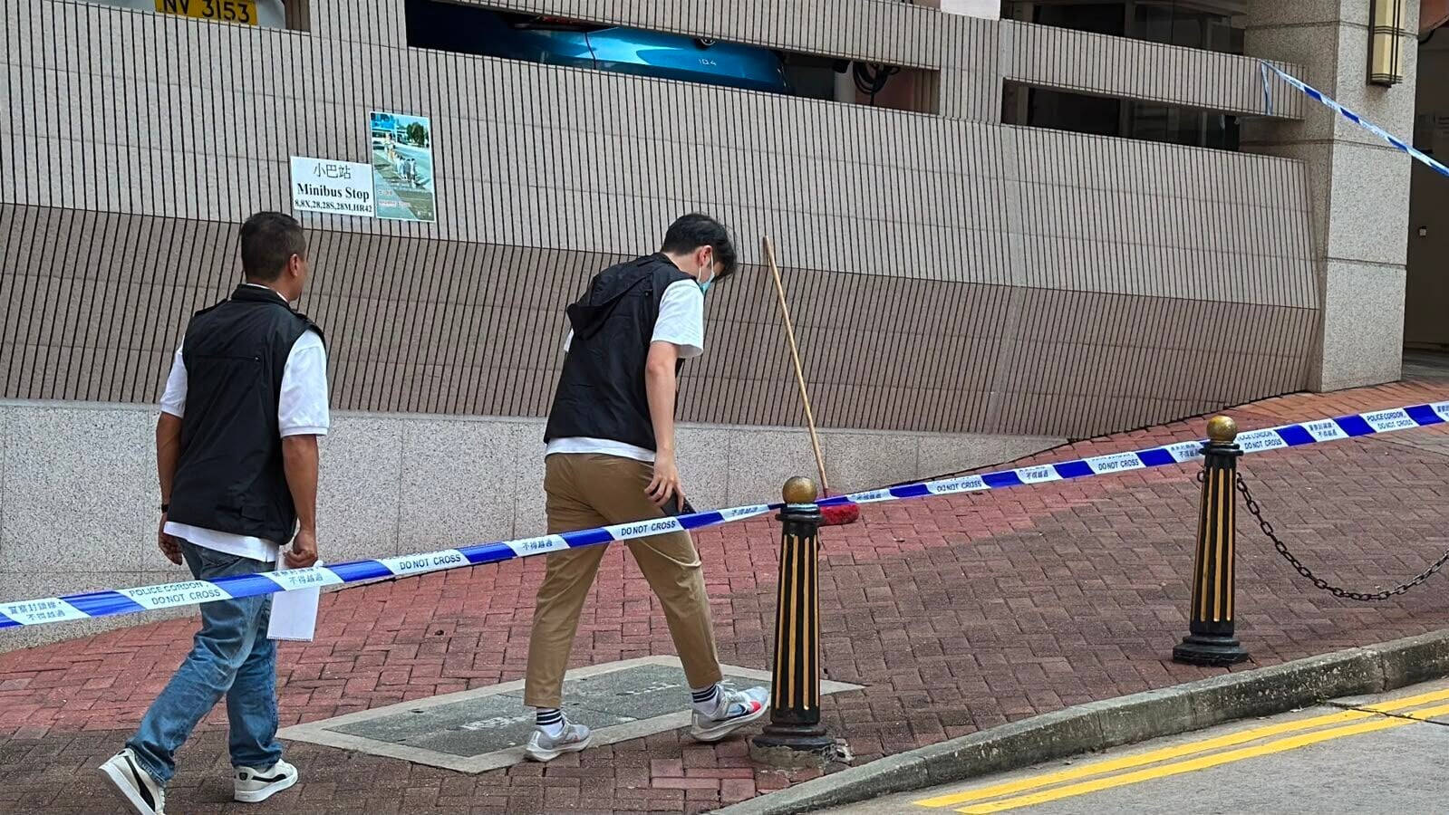 碧瑤灣斬人|赤膊南亞漢揮刀追斬途人 女傭及保安受傷(有片)