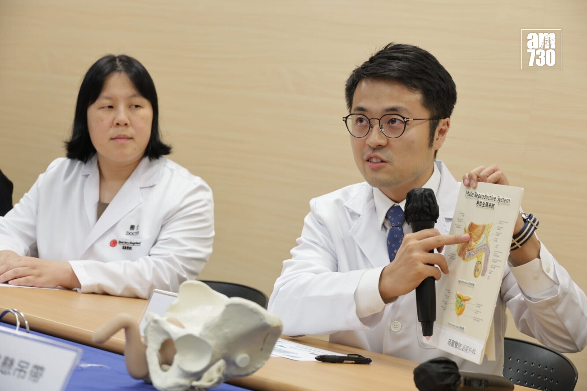 王庭峰表示,病人如本身有尿道問題、患嚴重膀胱活躍症,或有持續的尿道發炎、感染等問題,就不適合安裝裝置。(鍾式明攝)