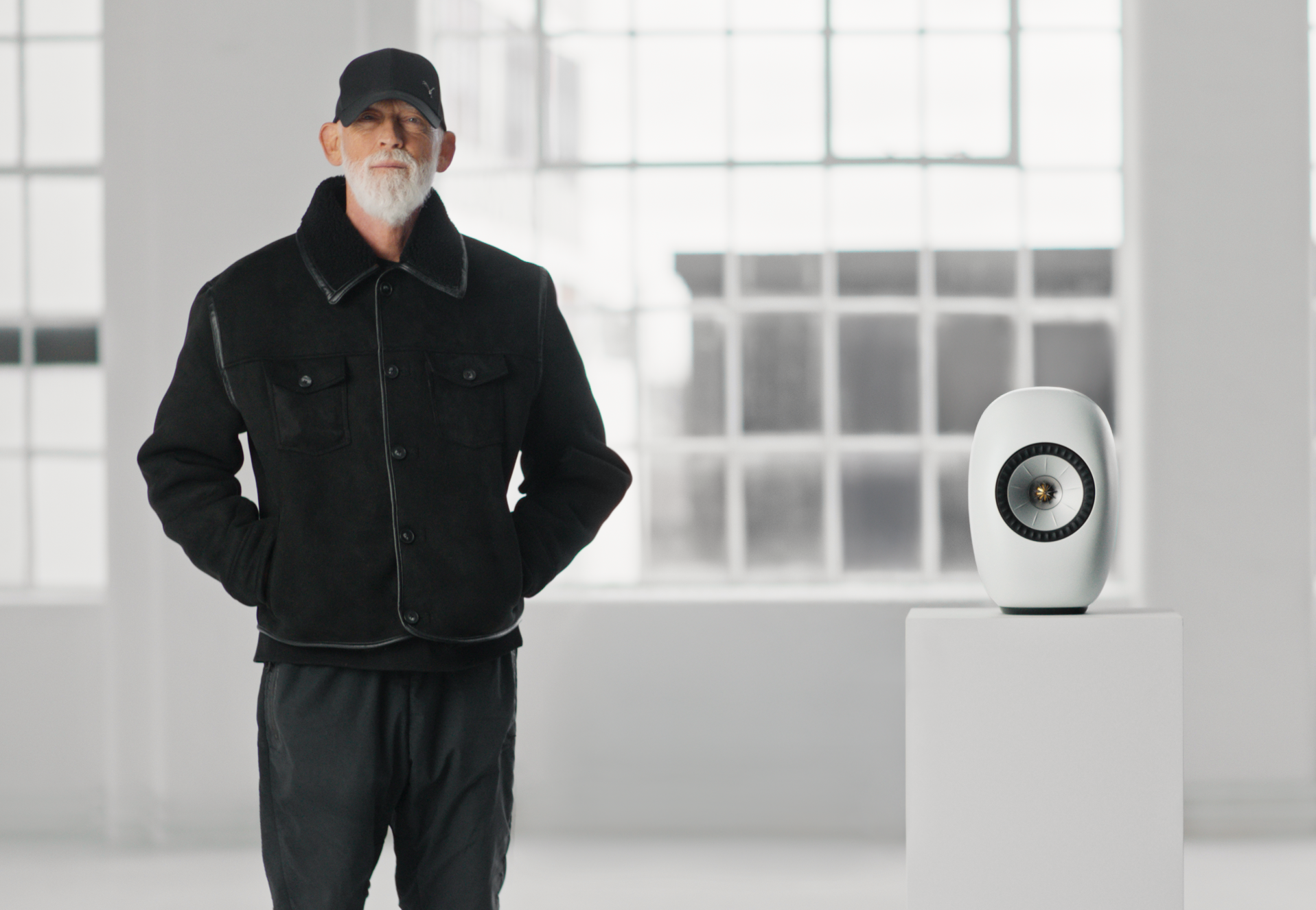 KEF LS LUXE由國際著名設計師Ross Lovegrove操刀。