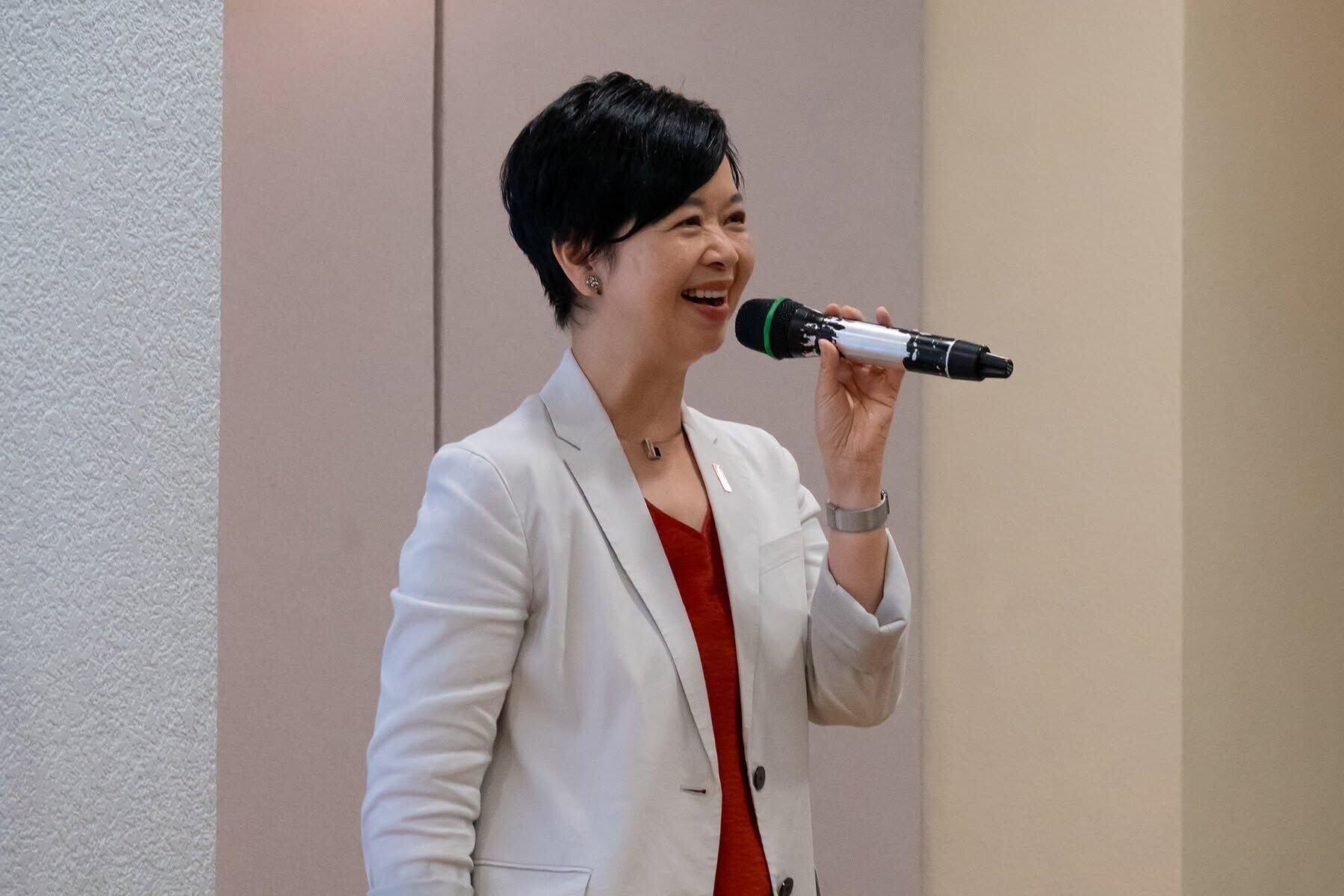 何永賢鼓勵未登記的業主盡早登記。(何永賢FB圖片)