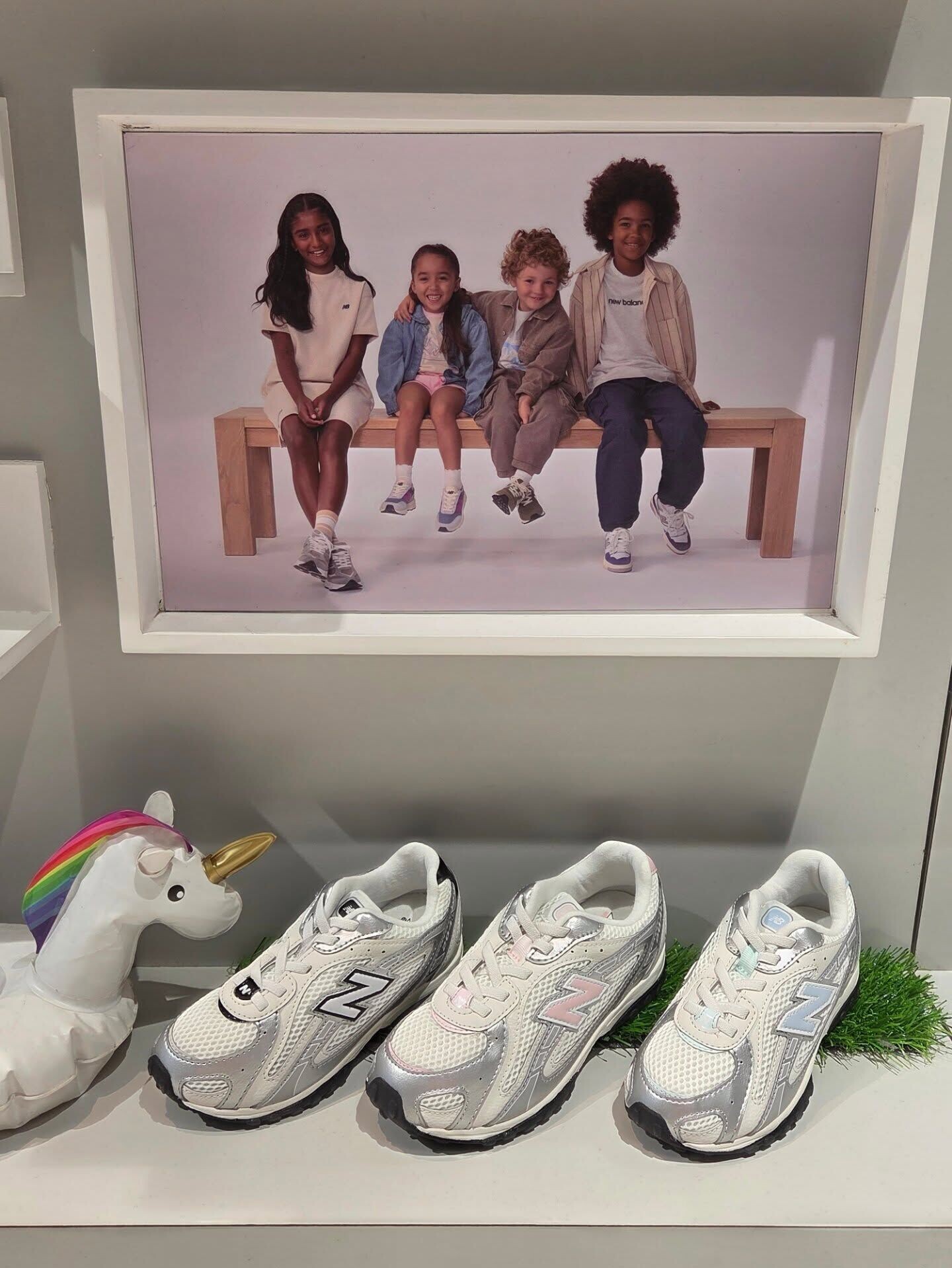 New Balance 204L 首推童裝款