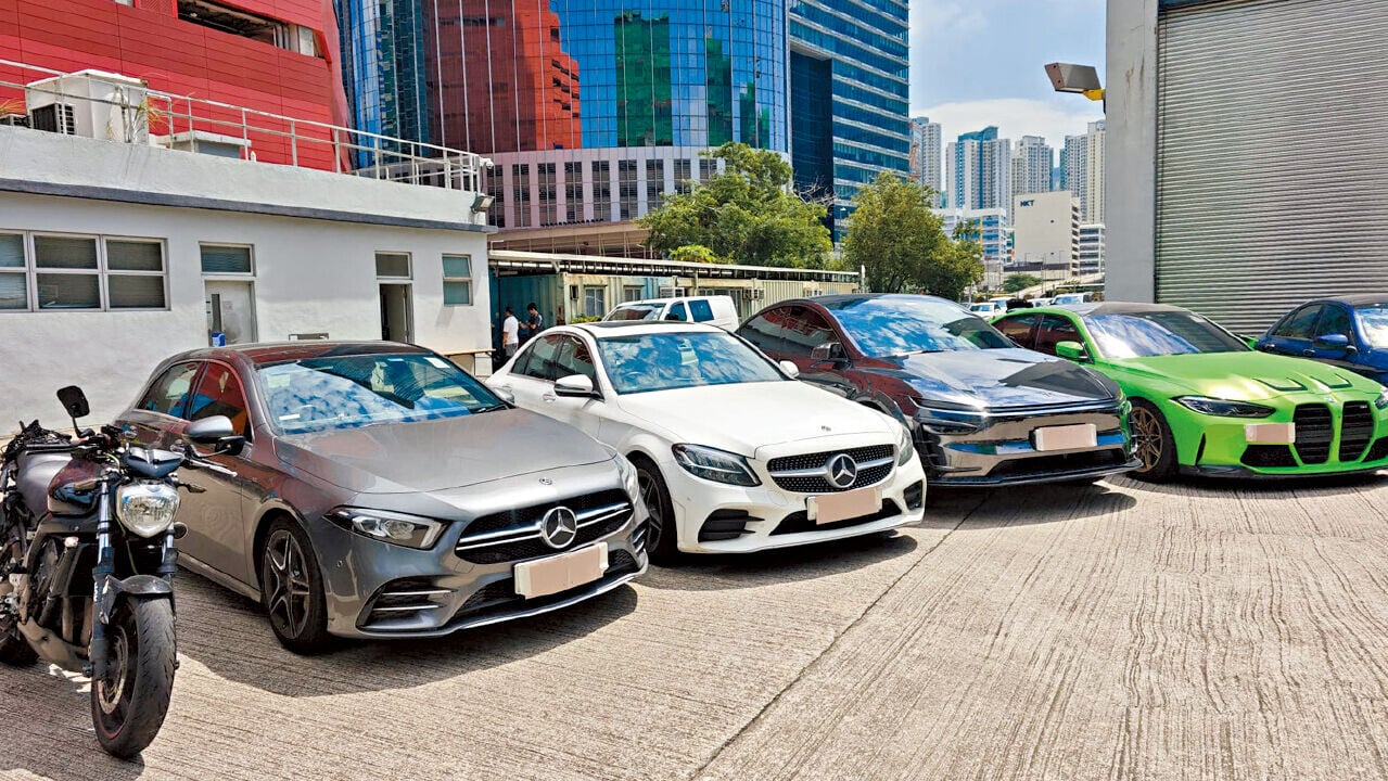 警方扣查十輛涉案車輛。