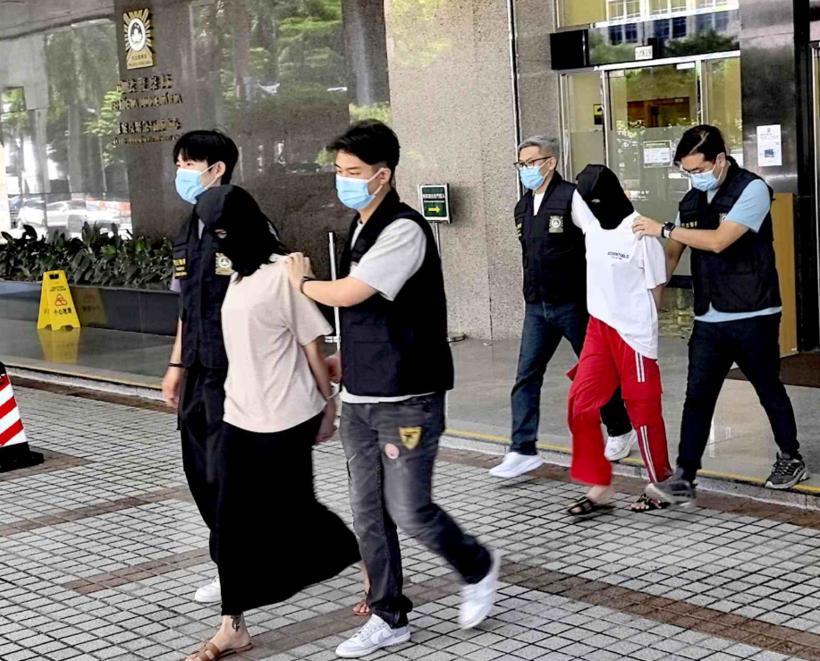 澳門兩名菲律賓籍男子以女性裝扮於新口岸區搭訕中年男遊客,藉提供按摩服務為名進入酒店房間,趁機盜取事主4.1萬港元現金。(網上圖片)