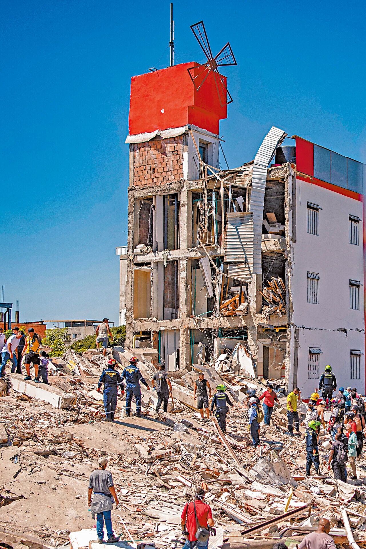 地震震毀不少房屋。(路透社)哥倫比亞地震