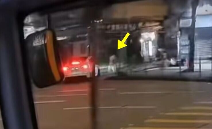 但懷疑收掣不及撞飛一名途人。(FB/車cam L(香港群組))