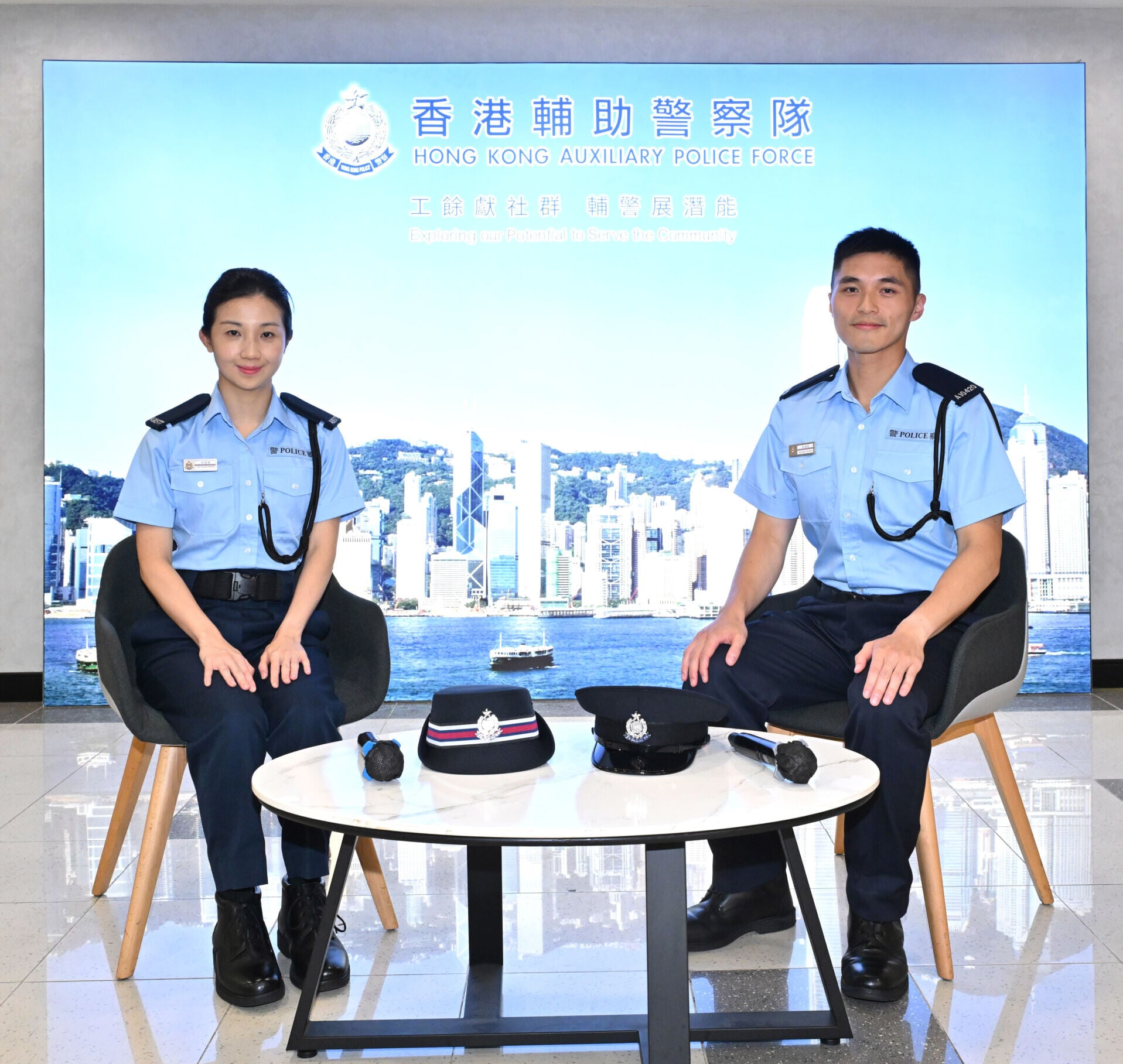 邱紫君與吳海俊投身輔警隊。