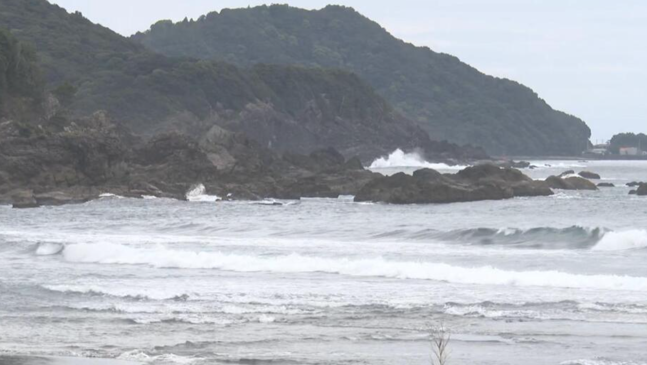 母親遭海浪捲走 日本男大學生下水尋人2天後浮屍海面 母被父親救起