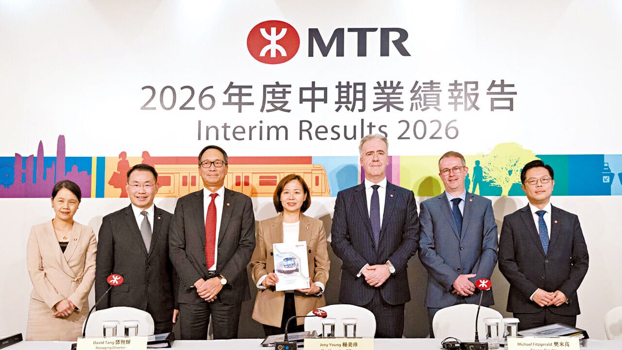 港鐵正同步推進7個鐵路項目，中間為行政總裁楊美珍。(蘇文傑攝)