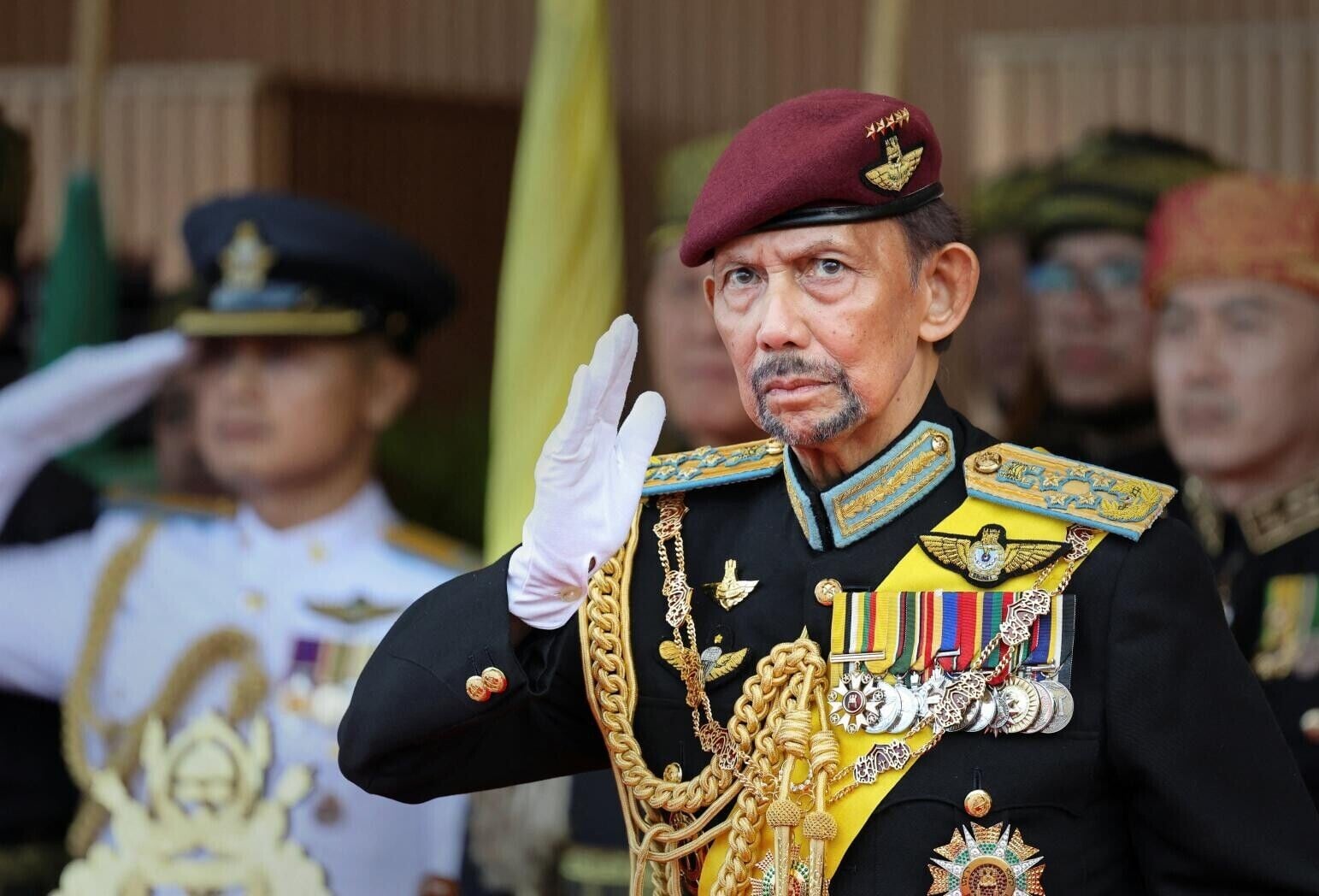 汶萊蘇丹哈桑納爾(Hassanal Bolkiah)下令,撤銷新抱拉比阿圖阿達維雅(Pengiran Raabi'atul Adawiyyah)的所有王室頭銜