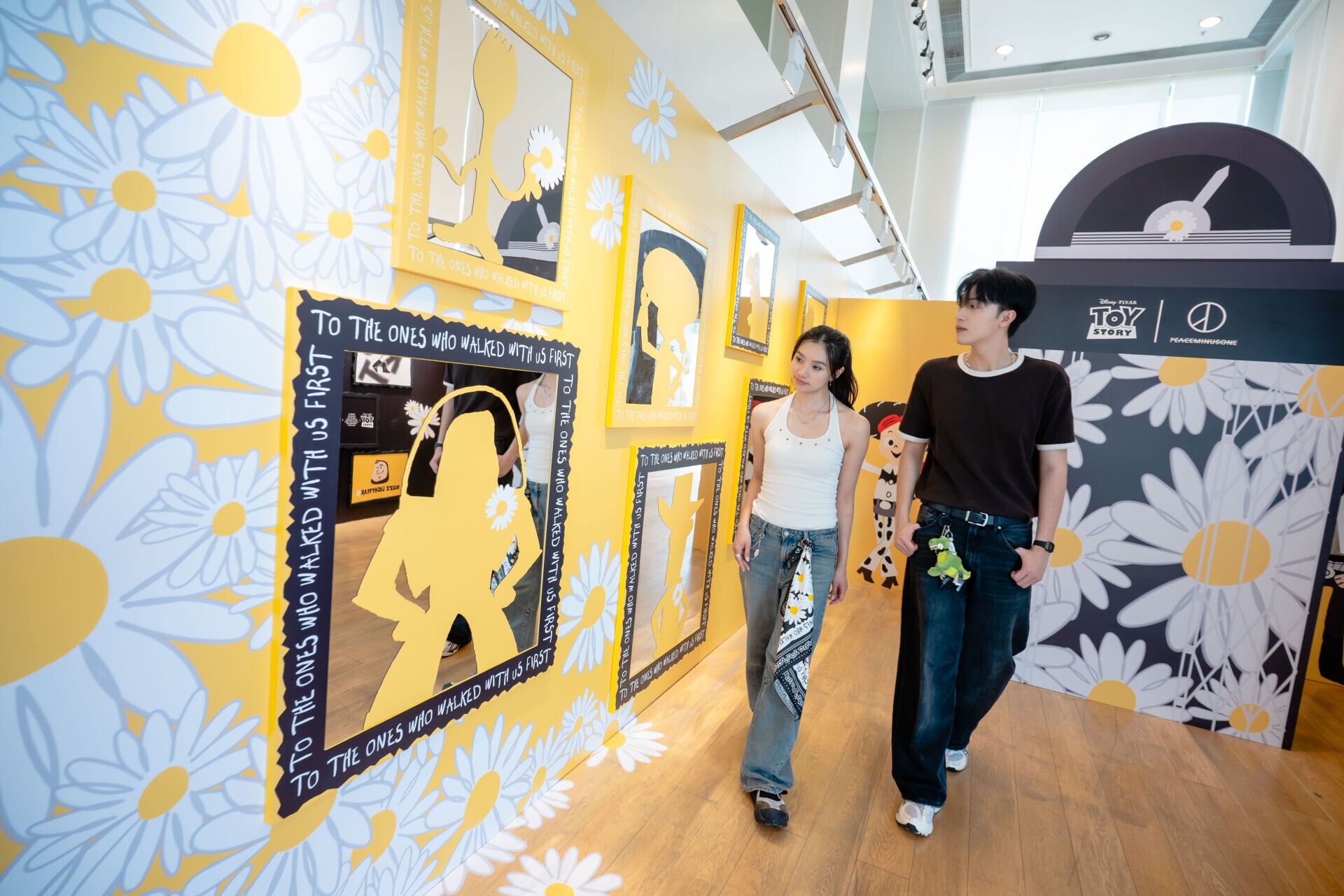 “THE FIRST FAN Photo Zone” Art Exhibition 2