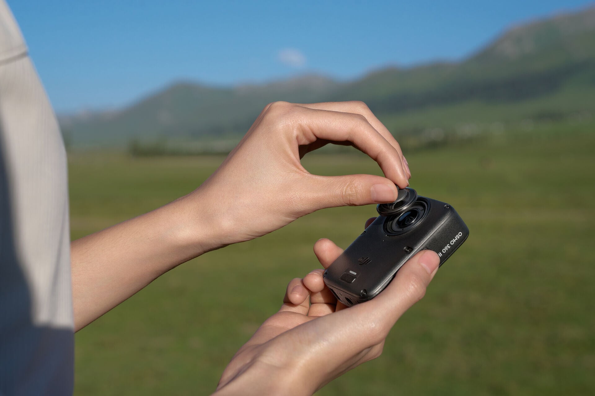 DJI Osmo 360 II全景相機支援全新可更換鏡片設計。