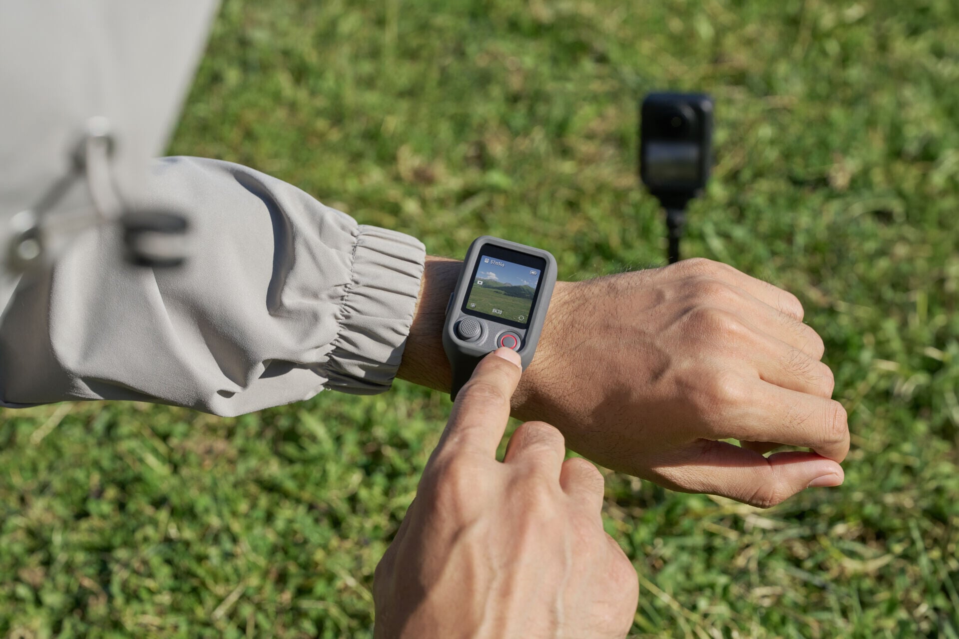 DJI Osmo 360 II全景相機支援多款配件包括攝影遙控。