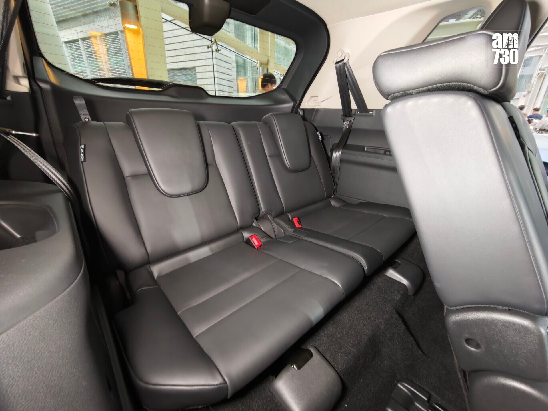 X-Trail e-POWER第三排較為迫狹。