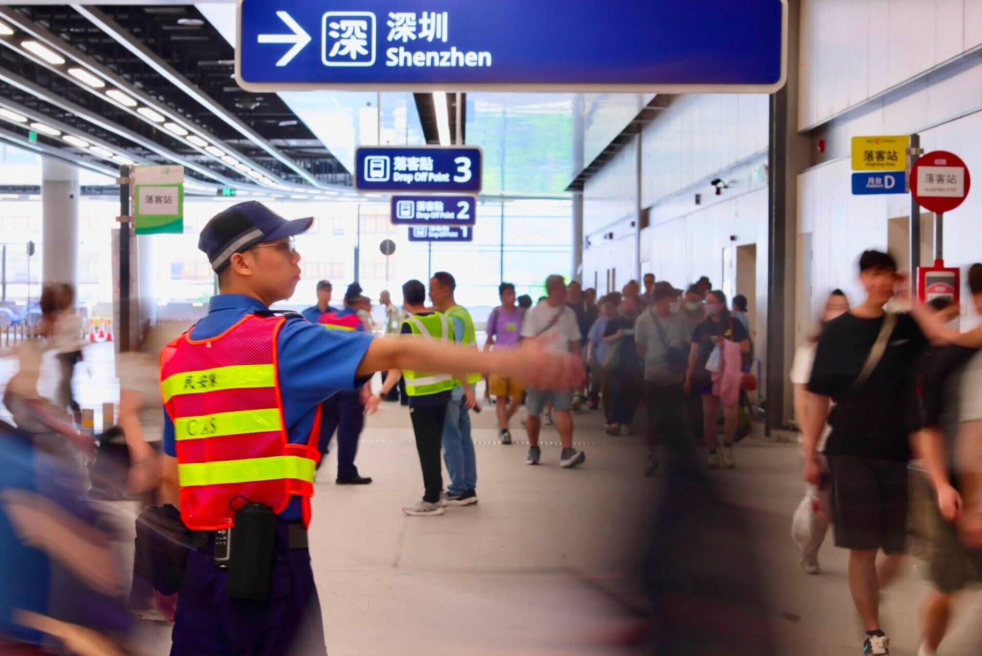 港府今日於皇崗口岸港方口岸區舉行第二次大型演練,並進行跨部門反恐及重大事故演習。
