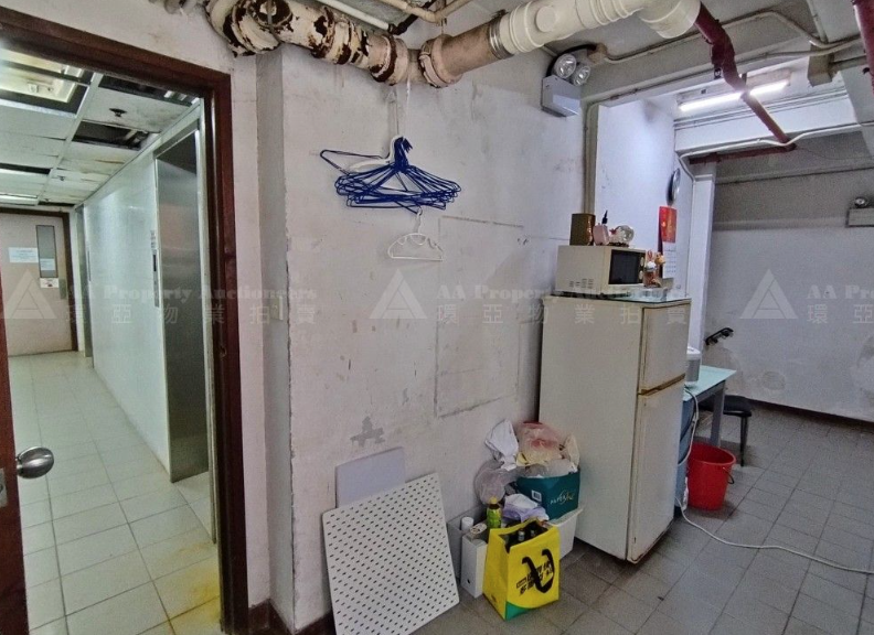 豪宅區跑馬地出現開價僅18萬元的物業,位於跑馬地豪軒,實用面積約200平方呎,屬於非住宅用途。(環亞拍賣行圖片)