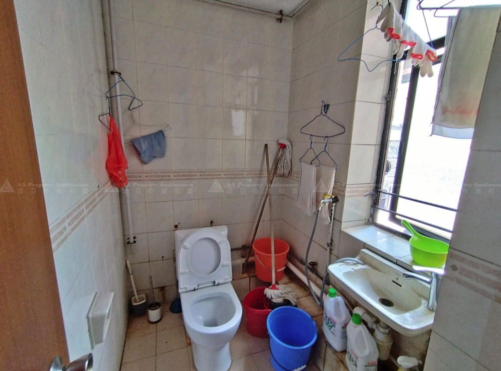 豪宅區跑馬地出現開價僅18萬元的物業,位於跑馬地豪軒,實用面積約200平方呎,屬於非住宅用途。(環亞拍賣行圖片)