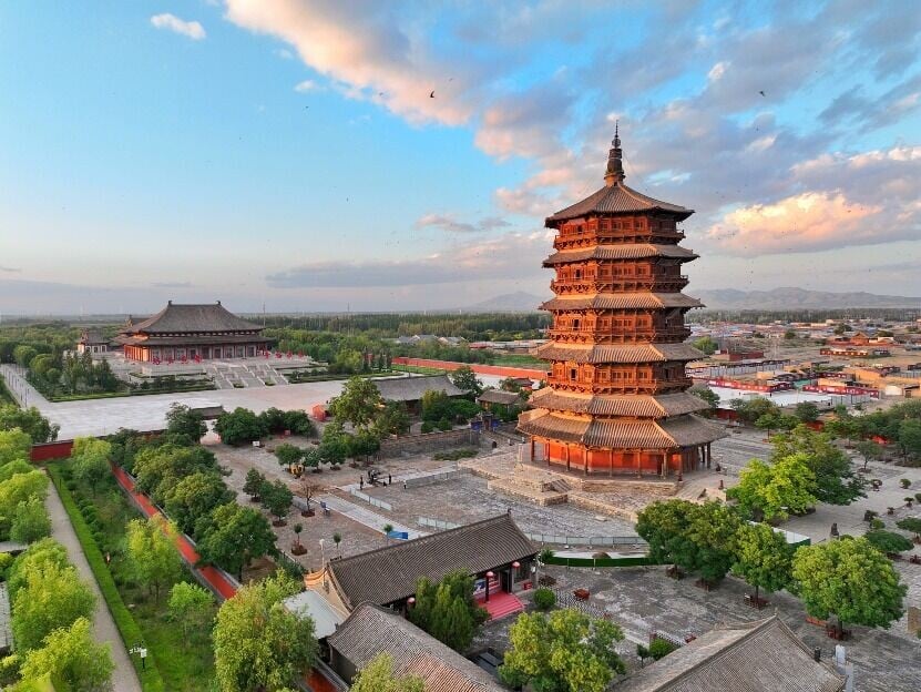 佛宮寺釋迦塔,通稱應縣木塔,位於山西省朔州市。塔身外看為五層,內部另有4個暗層,合共9層。(圖片來源:視覺中國)
