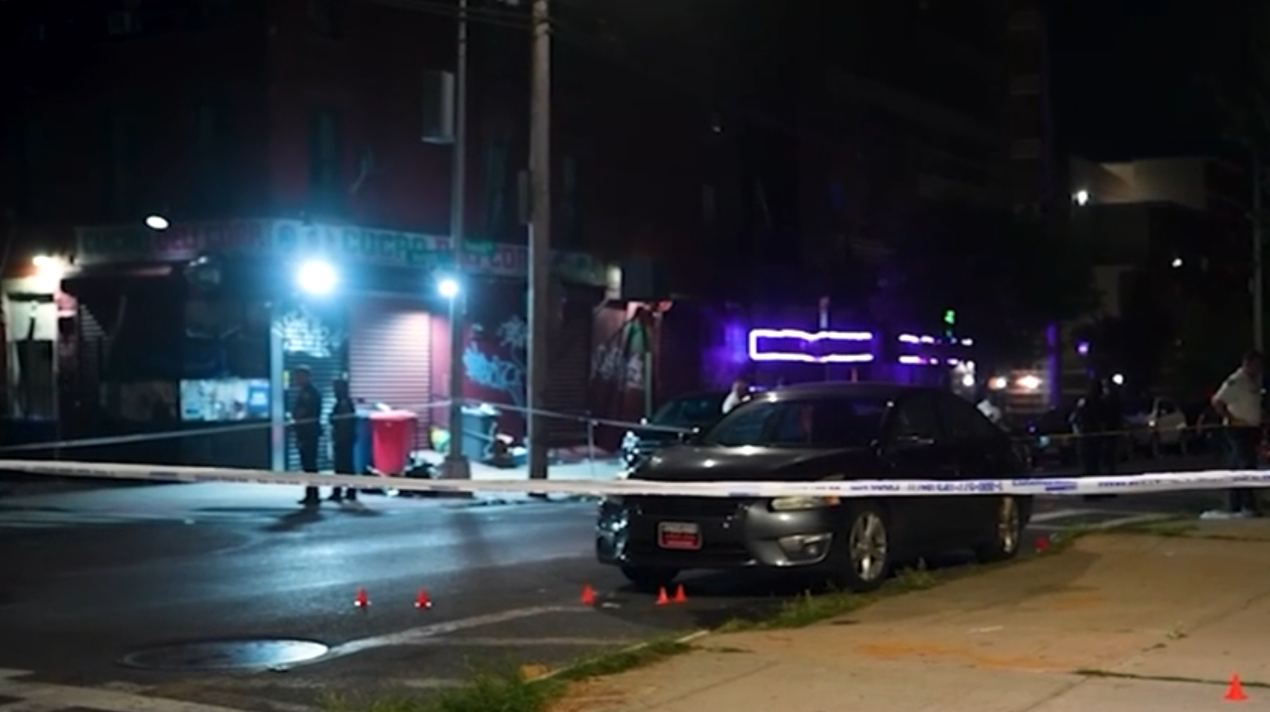 紐約街頭爆槍戰5孩母親中流彈 奔進酒吧廁所昏倒身亡