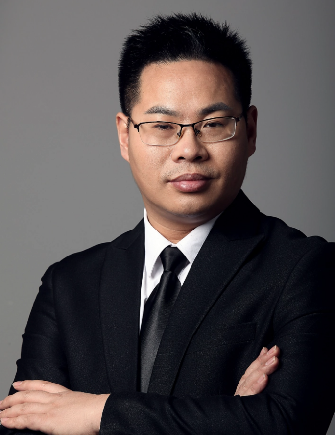 據公開報道,張龍自2023年底起對外聲稱獲得中文聘用為客座教授,並展示中大的「聘書」,自此經常以此身份參加公開活動。(網上圖片)