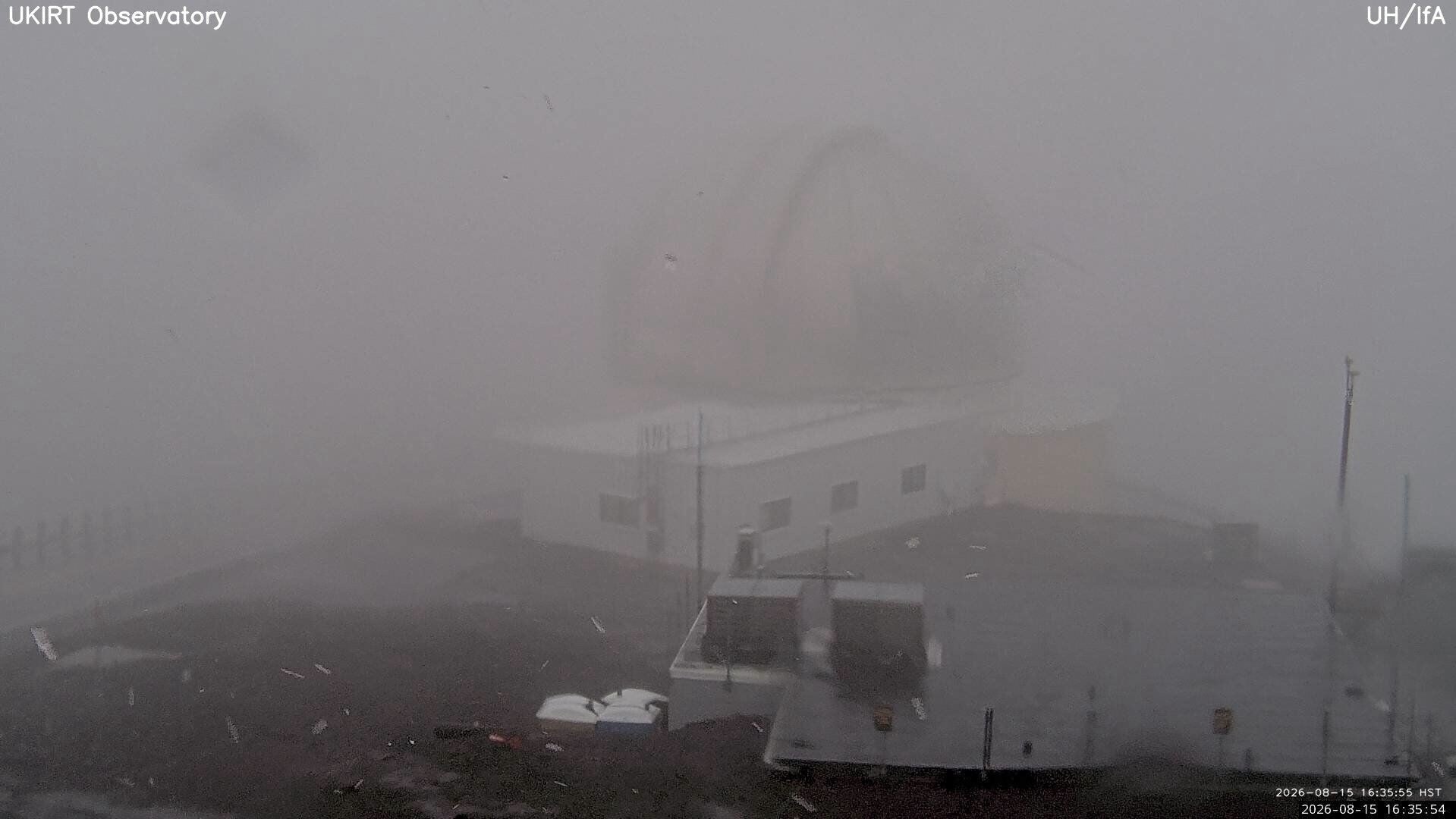 夏威夷被颱風拉拉吹襲　火山頂8月罕見落雪